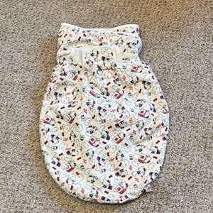Ergobaby 100% Cotton Hello Kitty Head in The Clouds Swaddler One Size | baby |